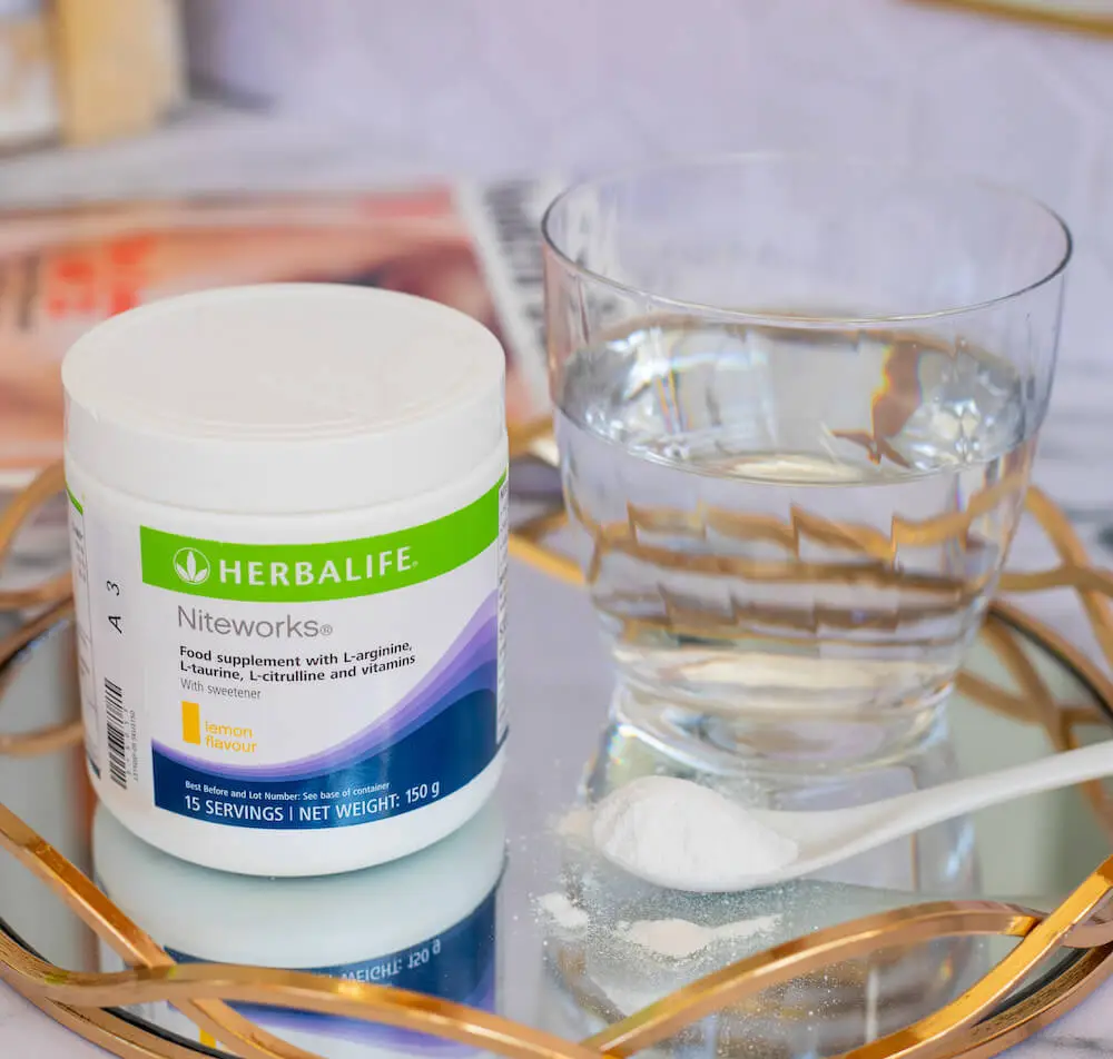 Herbalife Niteworks giá bao nhiêu? Mua chính hãng ở đâu? - Hakichi 3 herbalife niteworks with water 1