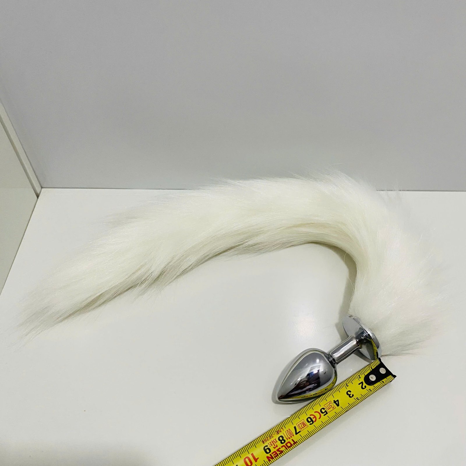 Sextoy Cosplay Đuôi Cáo – Phích Cắm Hậu Môn Hợp Kim, Đuôi Lông Mềm Mùa Trắng - Hakichi 3 z6672316939487 d4859fa69b582c11cf883dbfb03c9855 scaled